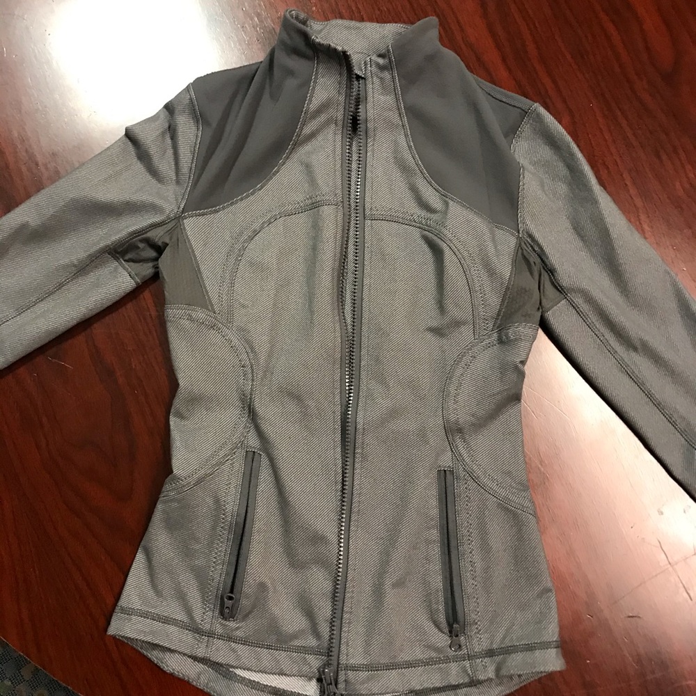Lululemon zip up size 2